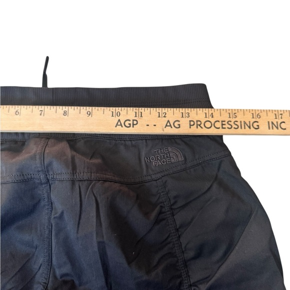 The North Face Aphrodite 2.0 Capri Pants Women’s M Black | Ruched Hiking Travel - Picture 6 of 7